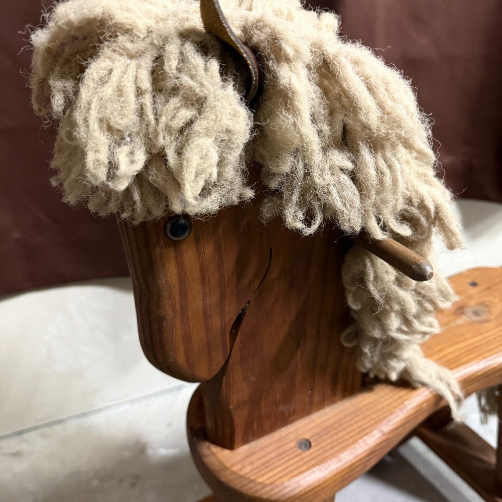 Vintage Kids 1983 Woods of America Wood Rocking Horse Brown Yarn Mane & Tail - Picture 5 of 5